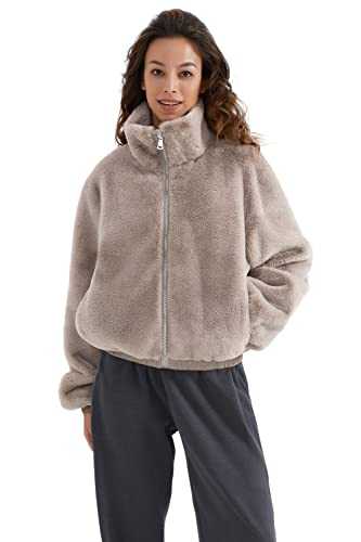 Orolay Women's Sherpa Coat Fluffy Fleece Jacket Zip Up with Pockets Cropped Jacket