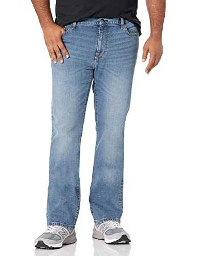 Amazon Essentials Men's Slim-Fit Bootcut Jeans